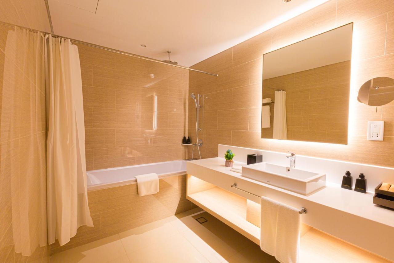 Zealax Hotel & Residence Yangon Exterior foto